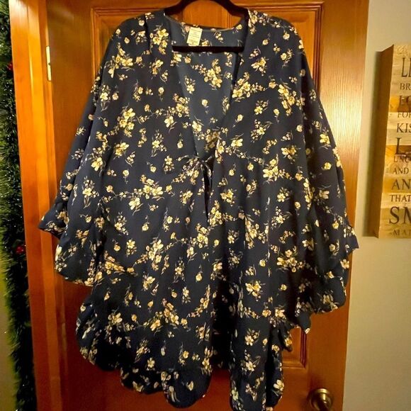 Floral Shawl/Coverup  - Picture 1 of 6